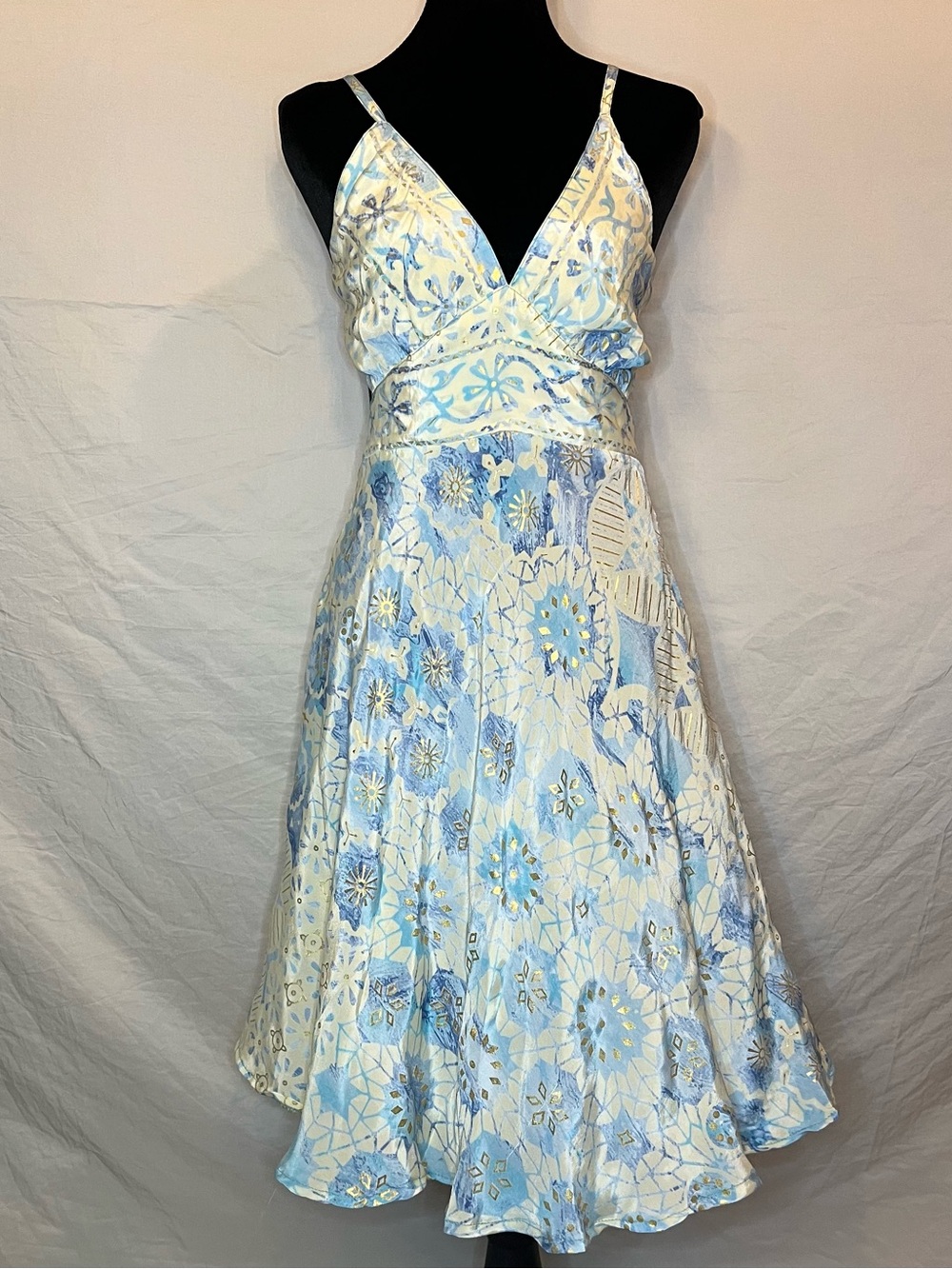 Beautiful Light Blue and Cream Geometric Open Back Dress